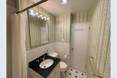 240 E 76th Street #17H, New York City, NY 10021 - Photo 12