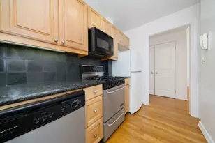 333 E 34th St, New York City, NY 10016 - Photo 4