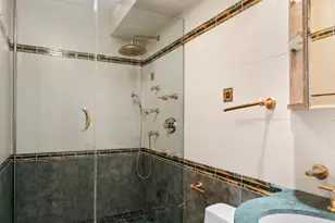370 Ocean Pkwy, New York City, NY 11218 - Photo 10