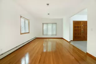 735 Woodrow Rd, New York City, NY 10312 - Photo 18