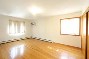 735 Woodrow Rd, New York City, NY 10312 - Photo 8