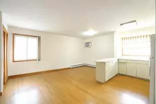 735 Woodrow Rd, New York City, NY 10312 - Photo 10