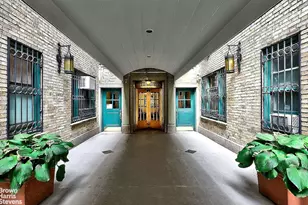 325 W 45th St, New York City, NY 10036 - Photo 10
