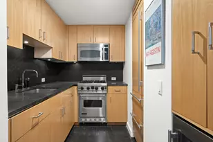 100 W 58th St, New York City, NY 10019 - Photo 2
