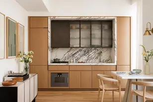 135 E 47th St, New York, NY 10017 - Photo 2