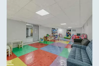 85-10 34th Avenue #421, New York City, NY 11372 - Photo 8