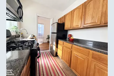 85-10 34th Avenue #421, New York City, NY 11372 - Photo 2