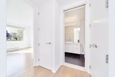 200 E 11th Street #1201, New York City, NY 10003 - Photo 8
