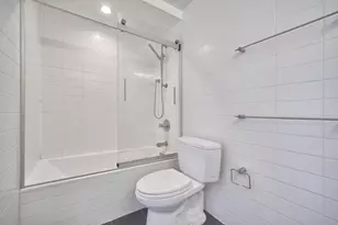 200 E 11th St, New York, NY 10003 - Photo 12