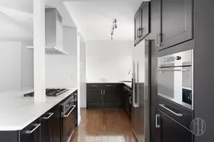 77 W 55th St, New York City, NY 10019 - Photo 6