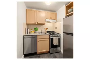135 E 54th St, New York City, NY 10022 - Photo 4