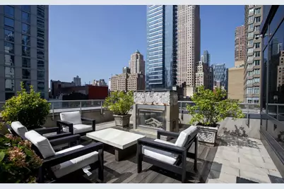 247 W 46th Street #3103, New York City, NY 10036 - Photo 12