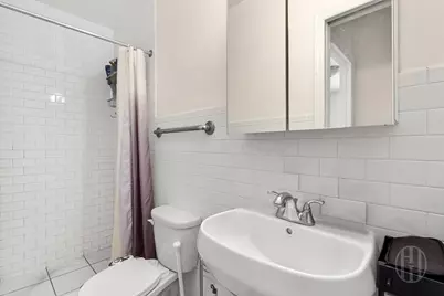 200 E 35th Street, New York, NY 10016 - Photo 8