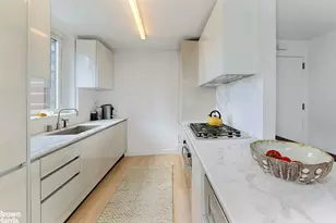 322 W 57th St, New York City, NY 10019 - Photo 4