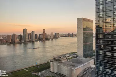 845 United Nations Plaza #37C, New York, NY 10017 - Photo 2