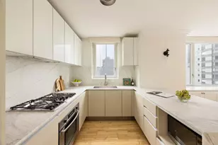 322 W 57th St, New York City, NY 10019 - Photo 4