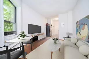 331 W 43rd St, New York City, NY 10036 - Photo 2