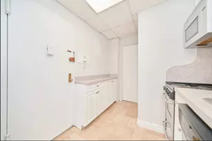 331 W 43rd St, New York City, NY 10036 - Photo 8