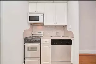 331 W 43rd St, New York City, NY 10036 - Photo 6