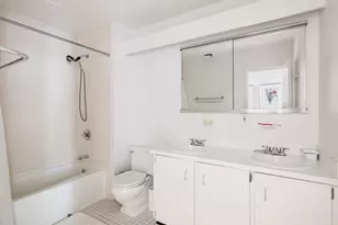 161 W 15th St, New York City, NY 10011 - Photo 8