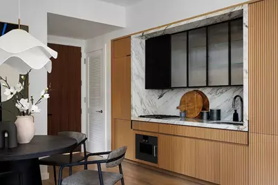135 E 47th Street #3D, New York City, NY 10017 - Photo 2