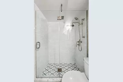 320 E 42nd Street #718, New York City, NY 10017 - Photo 12