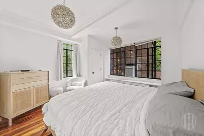 320 E 42nd Street #718, New York City, NY 10017 - Photo 10