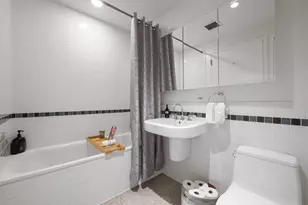 201 W 17th St, New York, NY 10011 - Photo 6