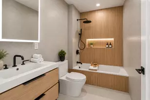 371 Hawthorne St, New York City, NY 11225 - Photo 6