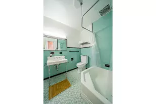 307 E 10th St, New York City, NY 10009 - Photo 18