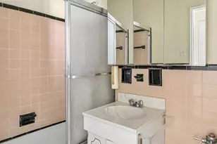 46-01 39th Ave, New York City, NY 11104 - Photo 10