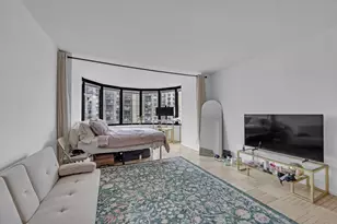 330 E 38th St, New York City, NY 10016 - Photo 4