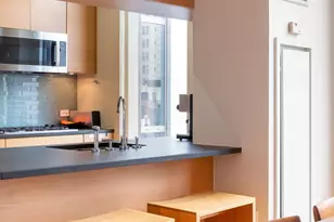 310 W 52nd St, New York City, NY 10019 - Photo 4