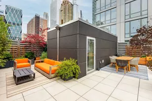 310 W 52nd St, New York City, NY 10019 - Photo 12