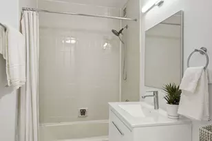 531 Main St, New York City, NY 10044 - Photo 10