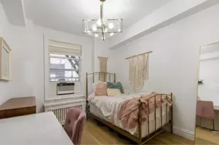 321 E 43rd St, New York City, NY 10017 - Photo 16