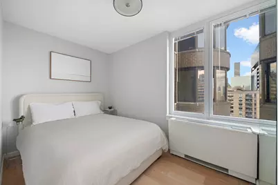 330 E 38th Street #38M, New York City, NY 10016 - Photo 4