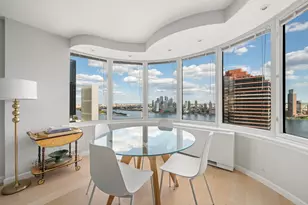 330 E 38th St, New York City, NY 10016 - Photo 2