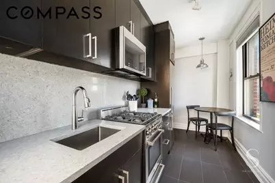 457 W 57th Street #1102, New York City, NY 10019 - Photo 4