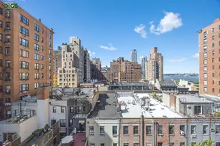 320 W 76th St, New York City, NY 10023 - Photo 2