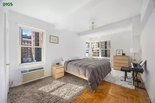320 W 76th St, New York City, NY 10023 - Photo 4