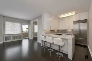 58 W 58th St, New York City, NY 10019 - Photo 4
