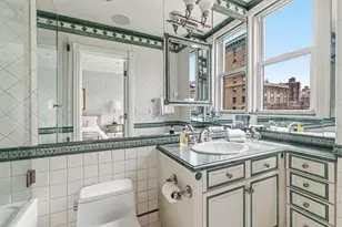 910 Park Ave, New York City, NY 10075 - Photo 10