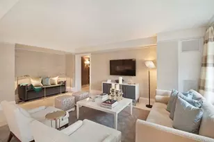 21 E 61st St, New York City, NY 10065 - Photo 4