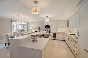 21 E 61st St, New York City, NY 10065 - Photo 6