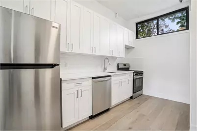 17-19 Thames Street, New York City, NY 11206 - Photo 2