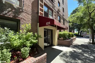 525 W 235th St, New York City, NY 10463 - Photo 16