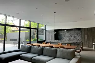 21-21 31st St, New York City, NY 11105 - Photo 8