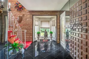 52-04 Redfield St, New York City, NY 11362 - Photo 2