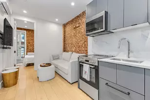 356 W 48th St, New York City, NY 10036 - Photo 6